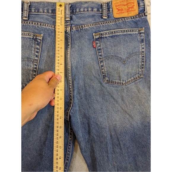 42 by 32 Levi Men Jeans - Picture 7 of 7